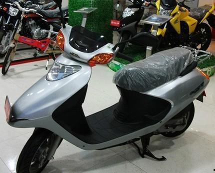 国产踏板车爬坡视频播放,性能实测展现卓越爬坡实力  第2张