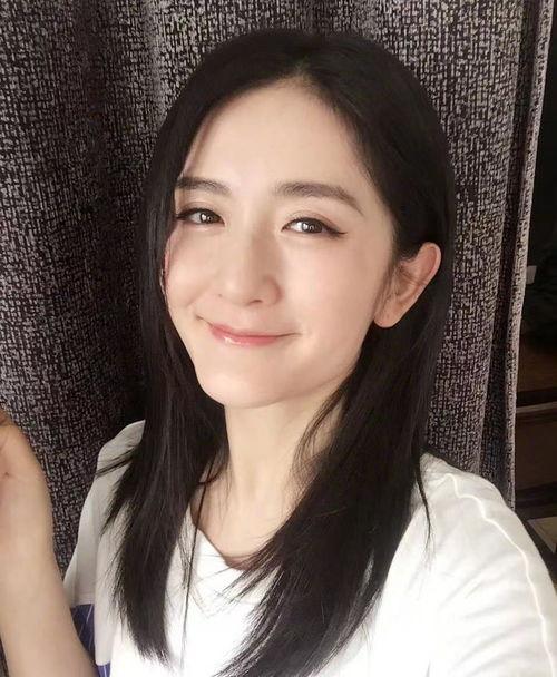 青青草国产自拍视频。,真实与虚构的交织